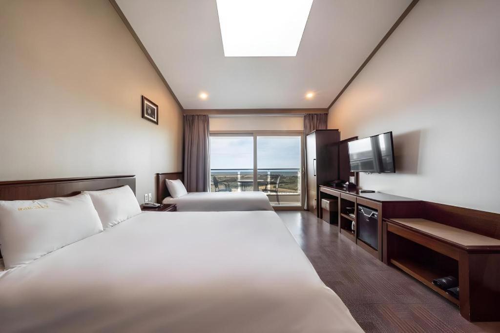 Sea View Hotel Jeju Exteriör bild