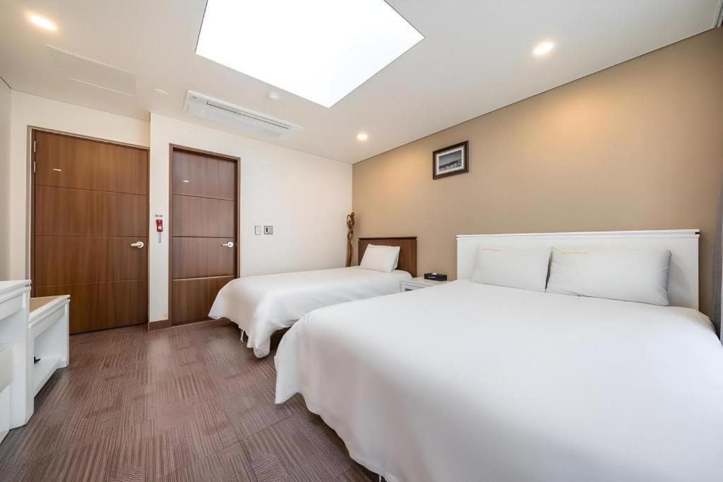 Sea View Hotel Jeju Exteriör bild