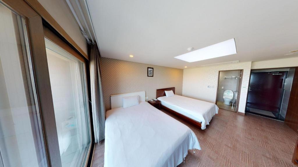 Sea View Hotel Jeju Exteriör bild